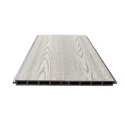 Tuinhek met palen hekwerk Trellis Gates Outdoor WPC hekpaneel
