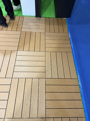 Luxury Series 500x500 WPC-vloeren: vakmanschap definieert uitmuntendheid