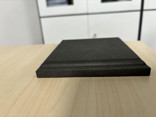 WPC balkon waterdichte buitenvloerbedekking WPC composiet terrasplankuiteinde plint terrasplanken WPC dekuiteinde