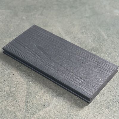 ARCHITECTURALE WPC IN VLOEIBARE METALEN AFWERKING GRAFIET ZILVEREN WPC-TERRAS