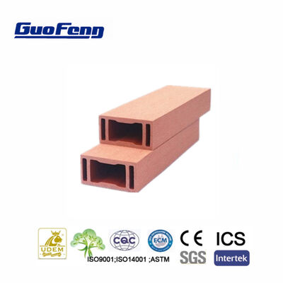 Buiten decoratieve ontworpen kunststof houtcomposiet holle WPC-omheining