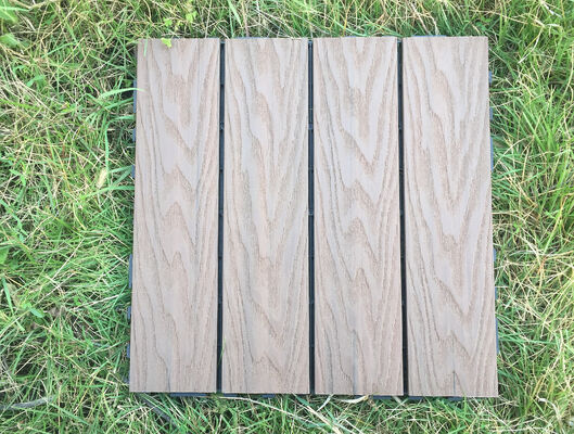 Groothandel DIY WPC-dektegels 30 * 30CM Duurzame buitenvloeren voor residentieel gebruik