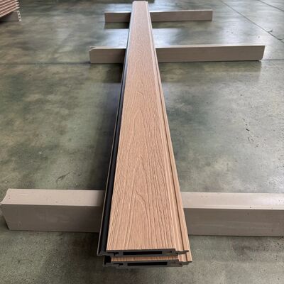 UV-bestendig WPC-bekleding Buitendecoratie Co-extrusie WPC-wandpaneel