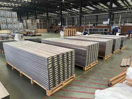 UV-bestendig WPC-bekleding Buitendecoratie Co-extrusie WPC-wandpaneel