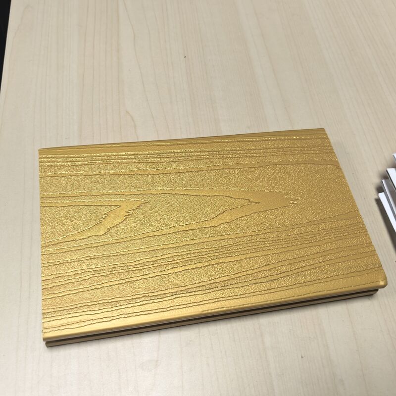 METALLIC WPC-PANELEN MET LUXE PATINA GLIMMER GOUDEN TERRAS