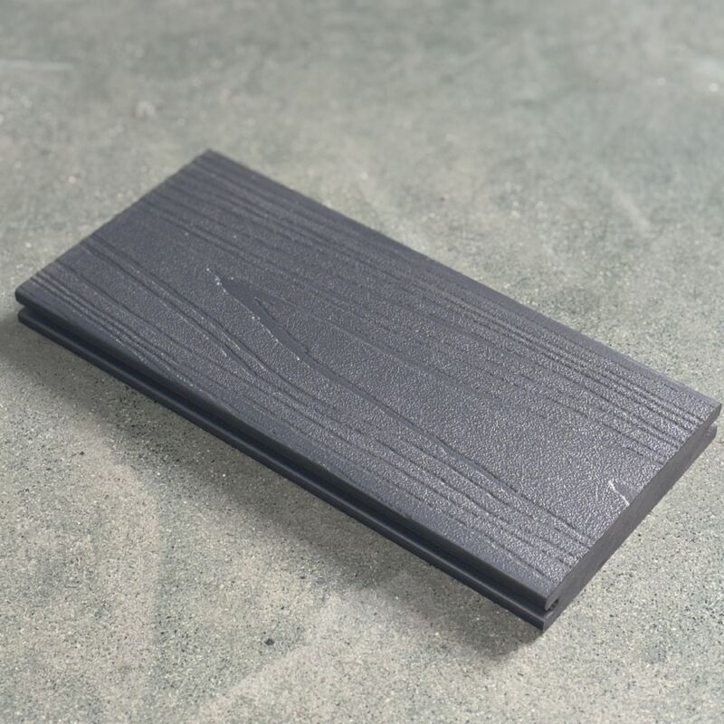 ARCHITECTURALE WPC IN VLOEIBARE METALEN AFWERKING GRAFIET ZILVEREN WPC-TERRAS