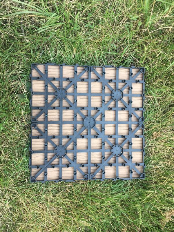 DIY WPC-dektegels 30*30CM natuurlijke houtnerf buitenvloeren voor thuispatio